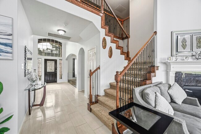 Building Photo - 14403 Lakepointe Bend Ln