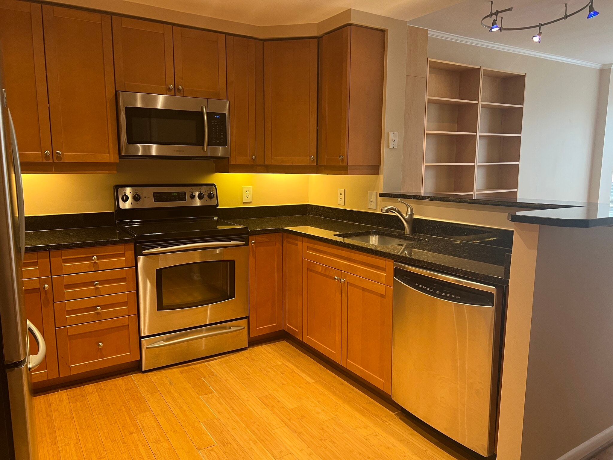 Building Photo - 1111 11th St NW