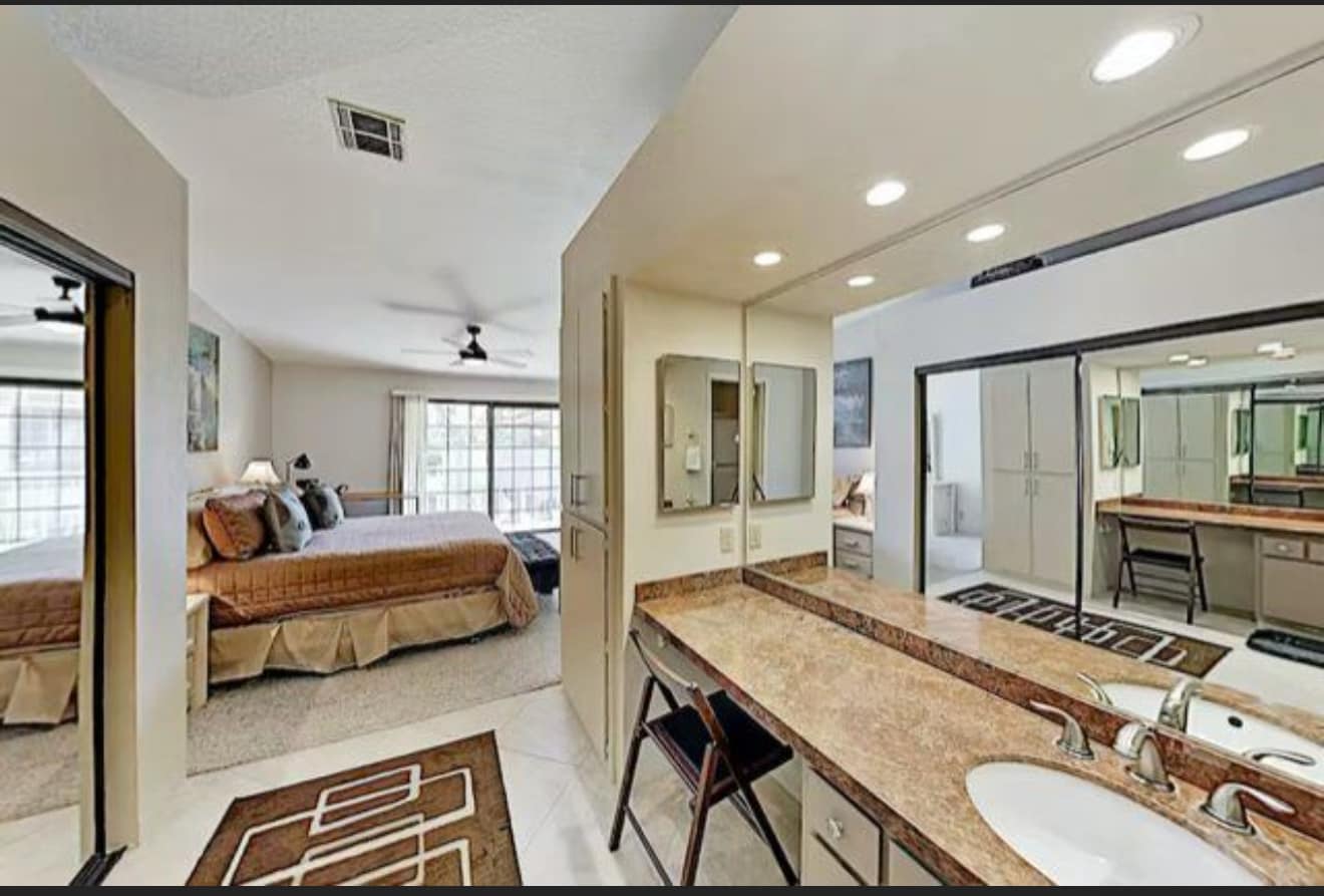 Master Bath - 505 S Farrell Dr