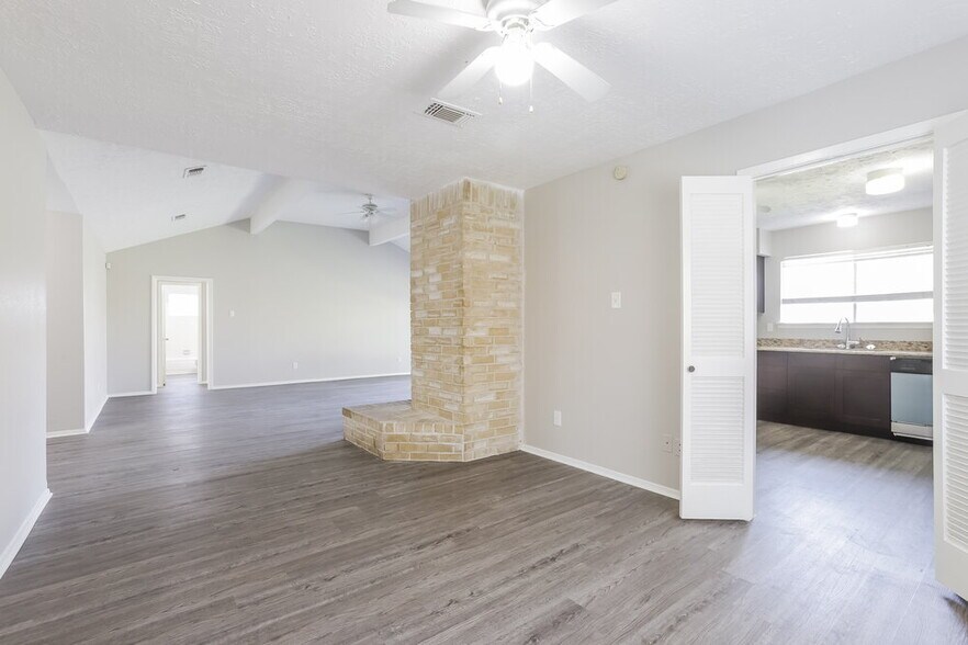 Building Photo - 3446 Hombly Rd