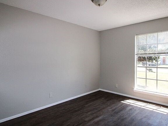 Building Photo - 9905 E 21st Pl