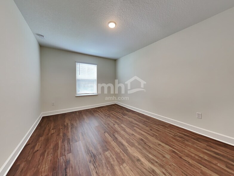 Building Photo - 10717 Coleman Rd