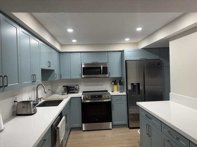 Building Photo - 5000 N Ocean Blvd