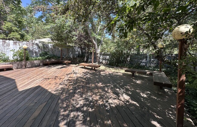 Building Photo - 2-Bedroom Home with Loft in Lakeridge Springs
