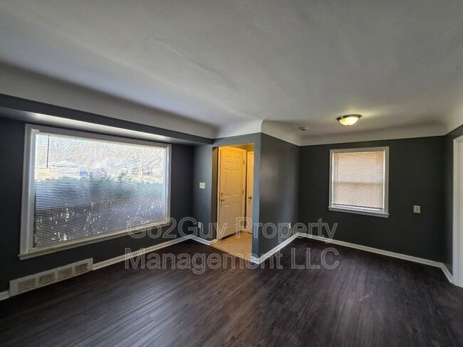 Building Photo - 22431 Lyndon St