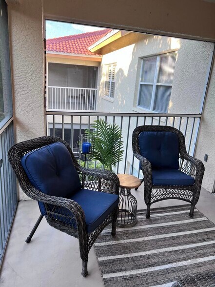 Lanai - 6655 Huntington Lakes Cir