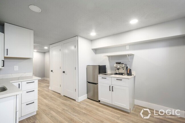 Building Photo - 42 W 500 N