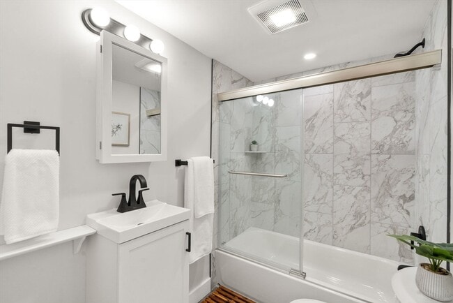 Building Photo - 231 Coolidge Ave