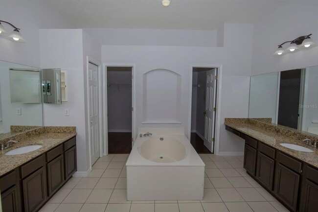 Building Photo - 664 Cedar Forest Cir