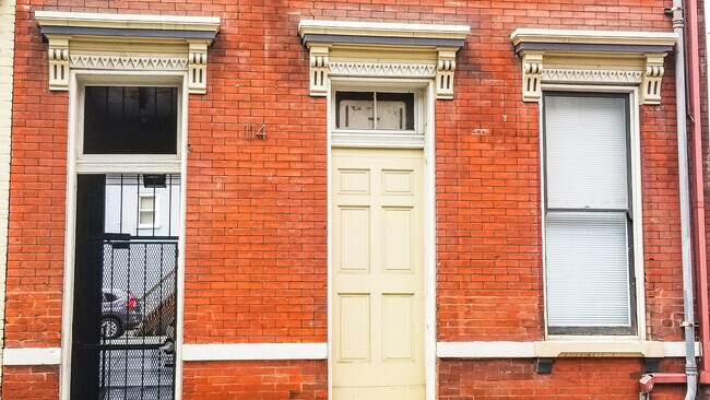 Building Photo - 114 E 14th St
