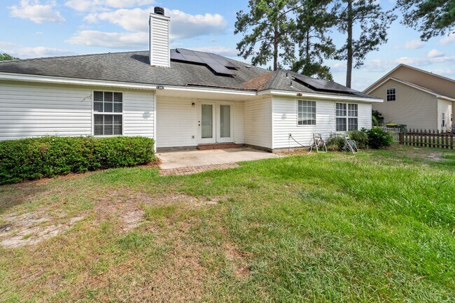 Building Photo - Beautiful 4-Bedroom Home with Lagoon Views in Pooler's Arbors at Godley Station