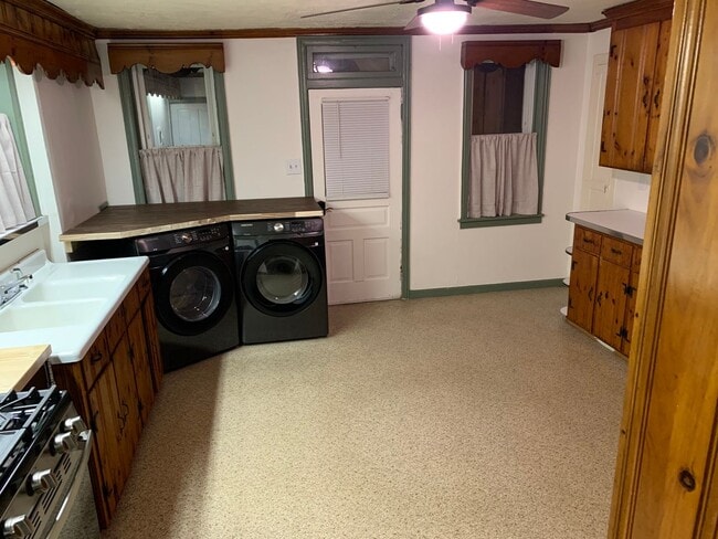 Building Photo - 179 N Water St