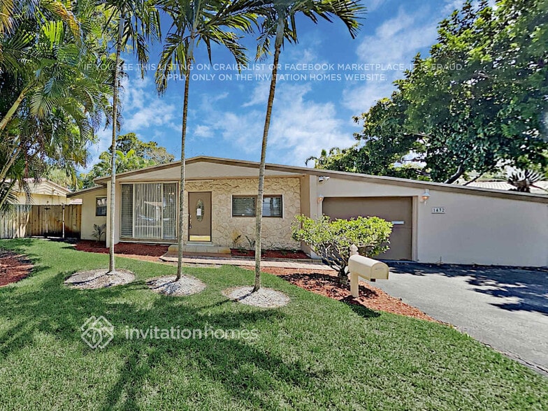 Primary Photo - 1432 NE 27th Dr