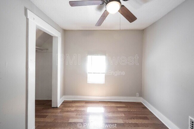 Building Photo - 445 W 29th St