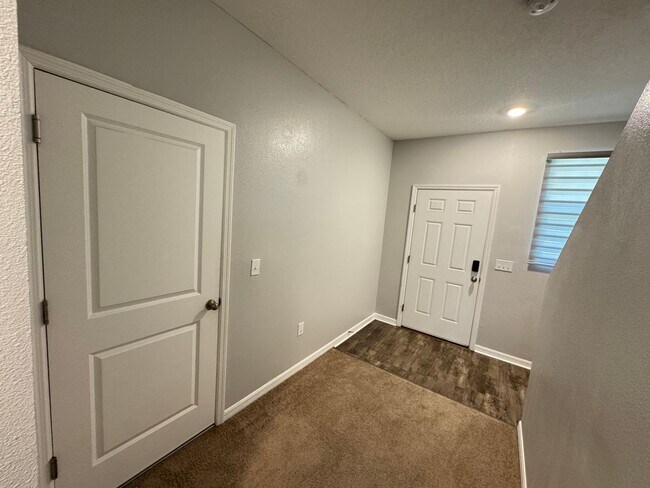 Building Photo - Your Dream Home Awaits in the Heart of Dav...