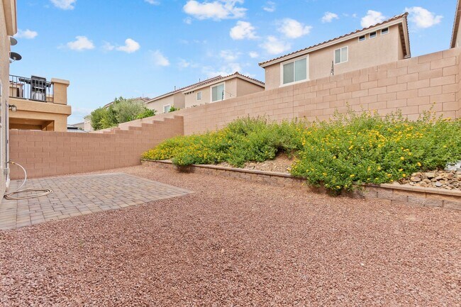 Building Photo - Stunning 4 Bedroom Home in South Las Vegas Area