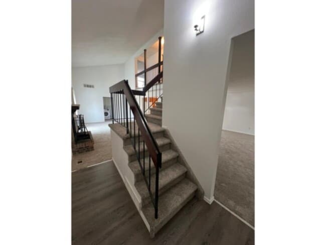 Building Photo - 7644 S Holland Way