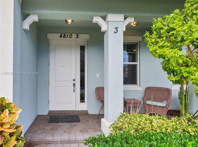 Building Photo - 4810 Eucalyptus Dr
