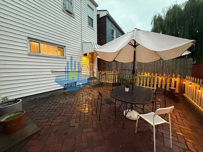 Building Photo - Classic Lawrenceville Row House – Walkable...