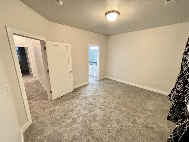 Building Photo - 374 S Willow Leaf Rd