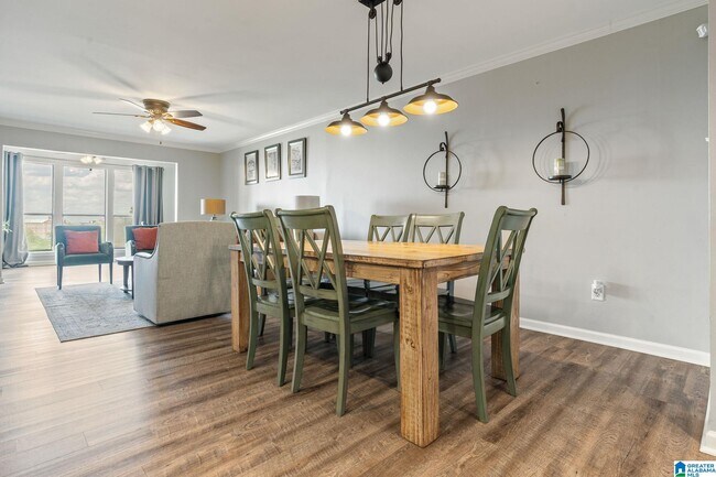 Building Photo - 1909 16th Ave S