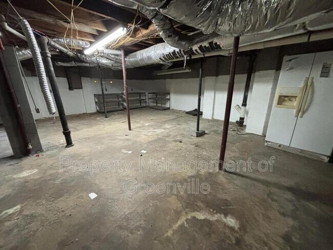 Building Photo - 105 Rockmont Rd