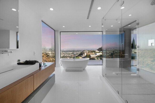 Building Photo - 2110 Hercules Dr