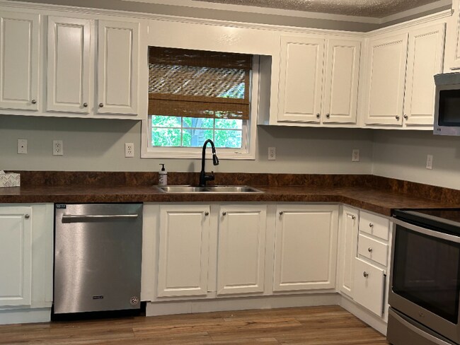 Building Photo - 33 T and E Ln