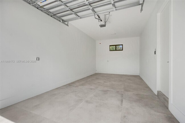 Building Photo - 2421 SW 16th Ter