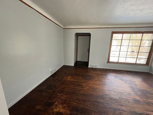 Building Photo - 16914 Maple Heights Blvd