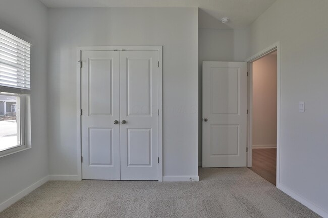 Building Photo - 738 Maria Dr
