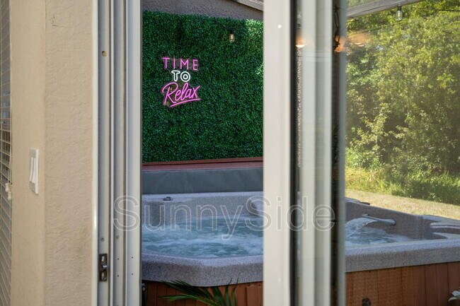 Building Photo - 2390 Caravelle Cir