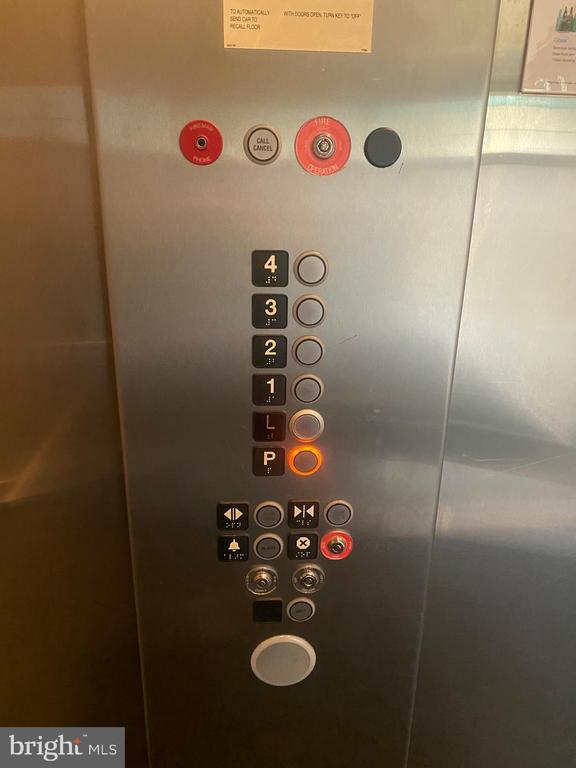 Building Photo - 4742 Pine St