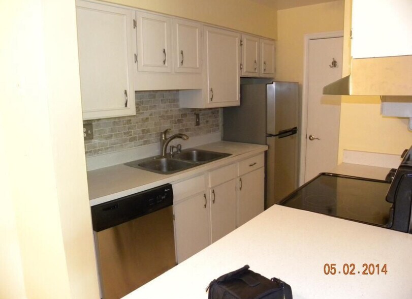 Building Photo - 5903 Kingsford Rd