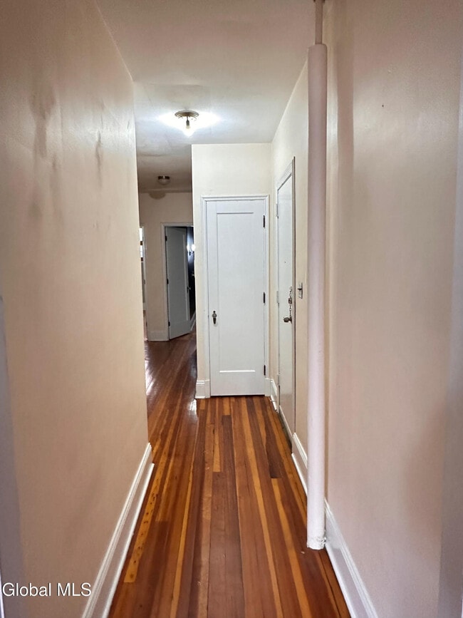 Building Photo - 15 2nd St