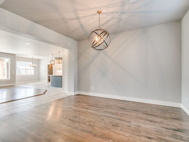 Building Photo - 5 Bedrooms + 3 Baths + Piedmont Schools