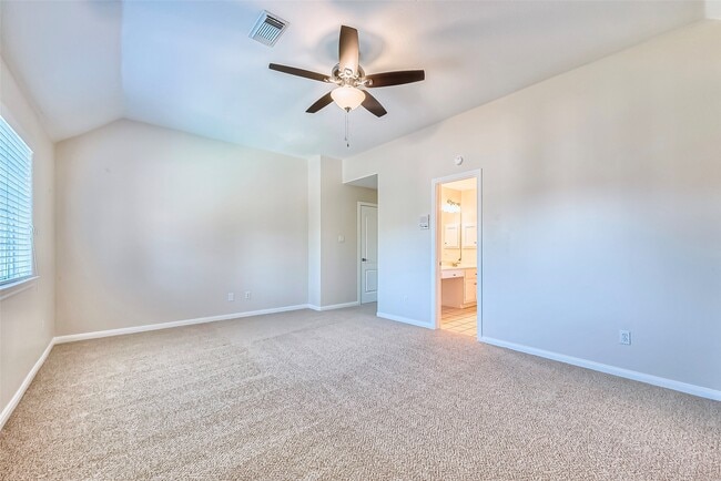 Building Photo - 19 Calleston Ct