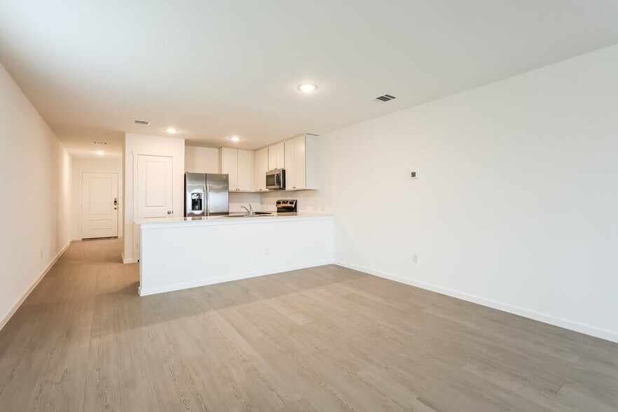 Building Photo - 528 Roquefort St