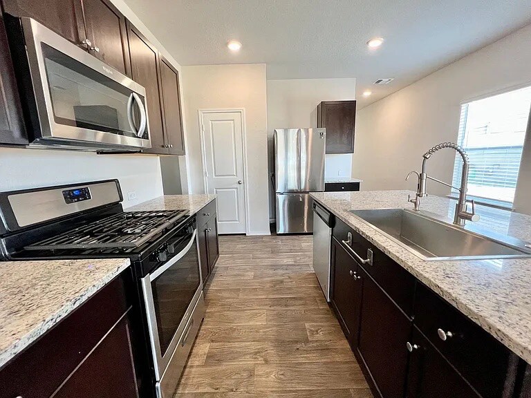 Building Photo - 4430 Lake Ritter St