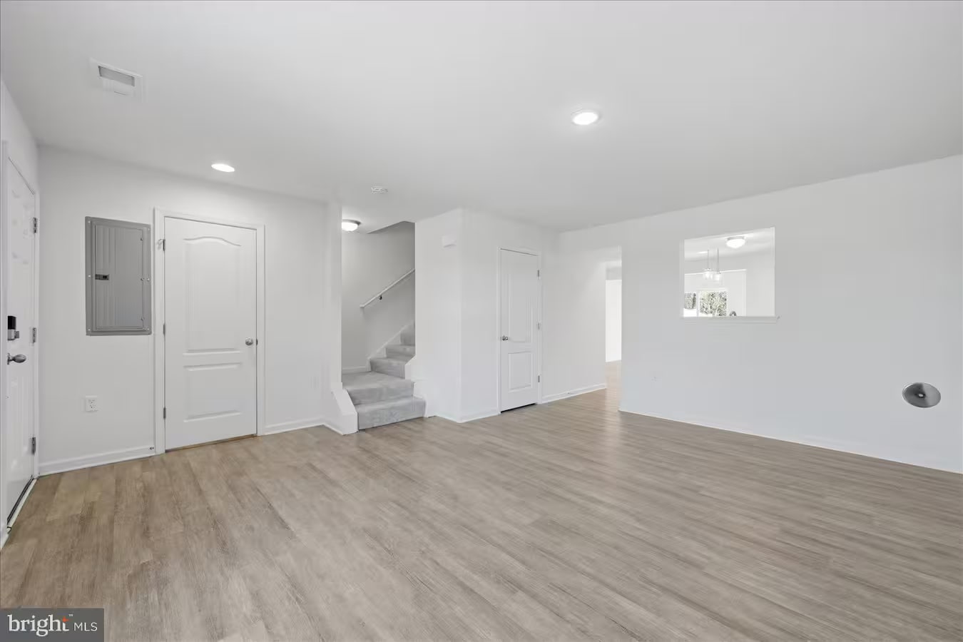 Building Photo - 658 Thumper Dr