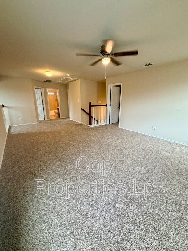 Building Photo - 741 Clearbrook Ave