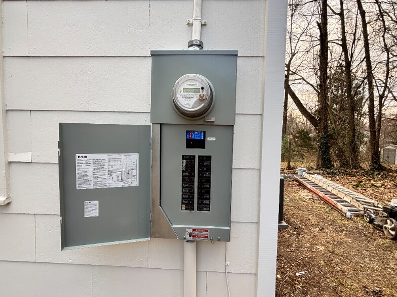 Building Photo - 1168 Lockland Ave