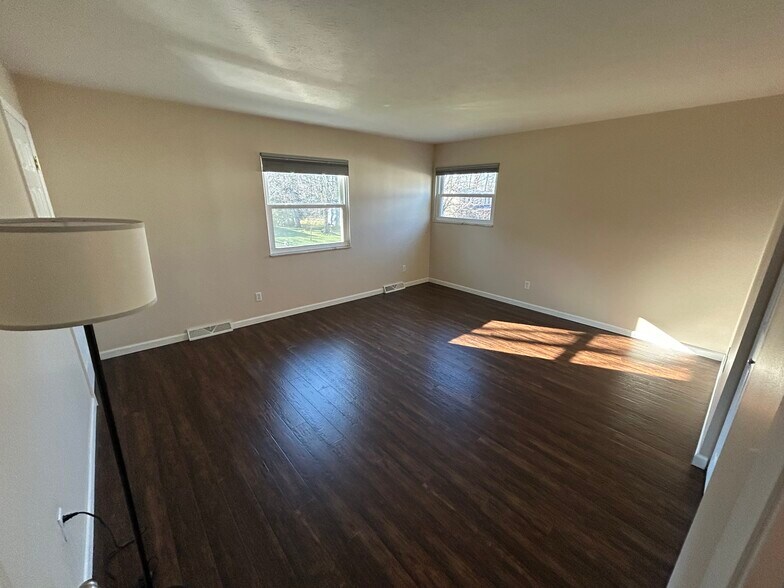 Bedroom 1 - 4447 Timberdale Dr