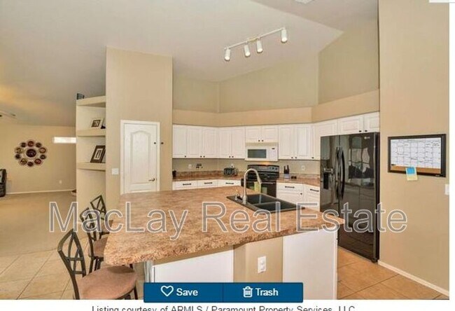 Building Photo - 4206 E Redwood Ln