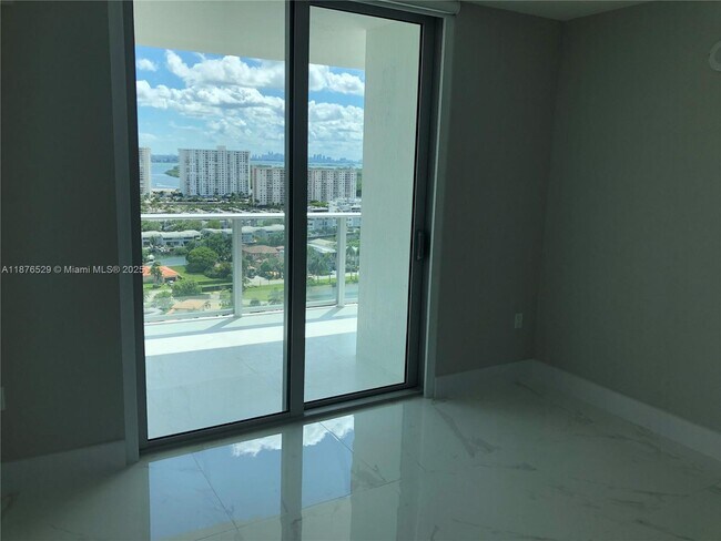Building Photo - 300 Sunny Isles Blvd