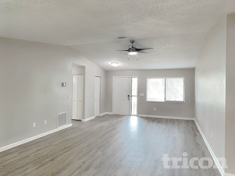 Building Photo - 31 Folson Ln