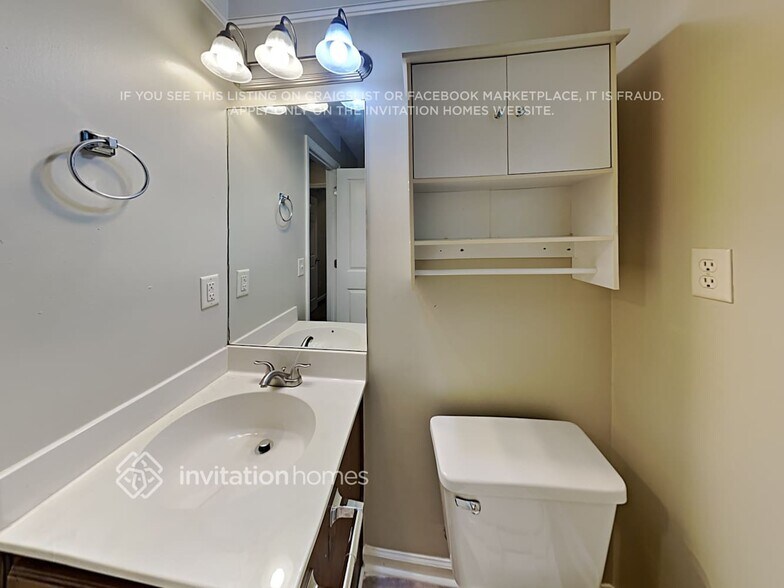 Building Photo - 3364 Dearwood Dr SW