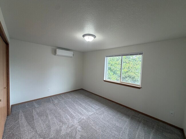Building Photo - 1139 2nd St NW