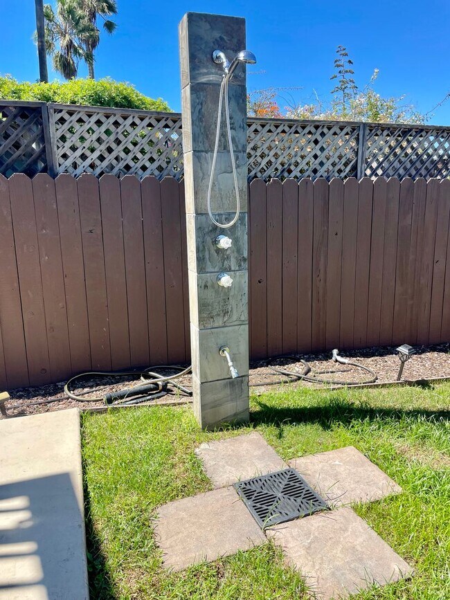 Building Photo - Furnished Beach front House in OB One Month Minimum Rental