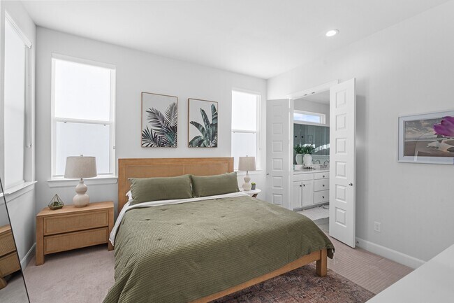 Building Photo - 502 W Donovan St